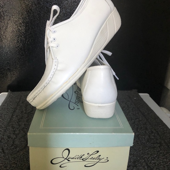 Vintage New Judith Lesley white Leather Nurse Shoes - Picture 1 of 6